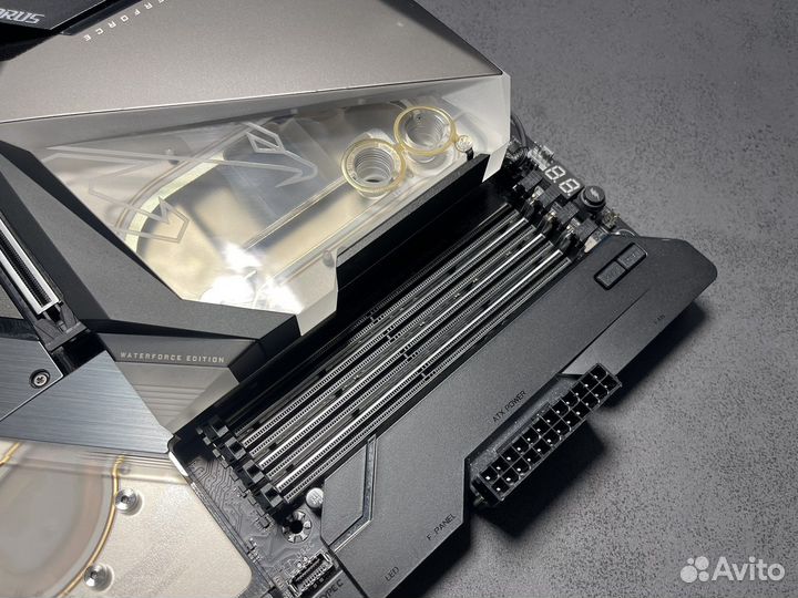 Gigabyte Z490 aorus xtreme WF