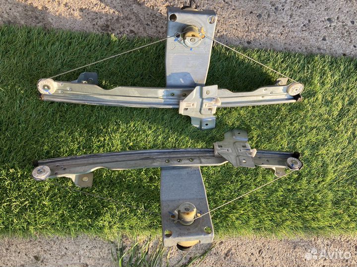 Стеклоподъемники на Рено Сандеро