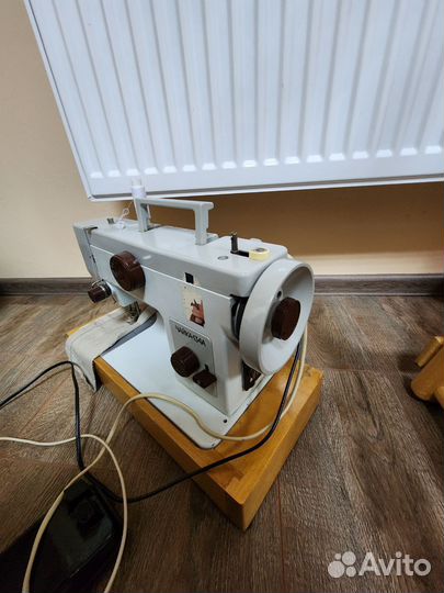 Швейная машинка Чайка 134 а