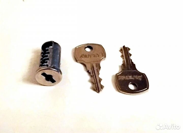 Личинка от замка почтового ящика с ключами