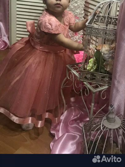 Платье праздничное