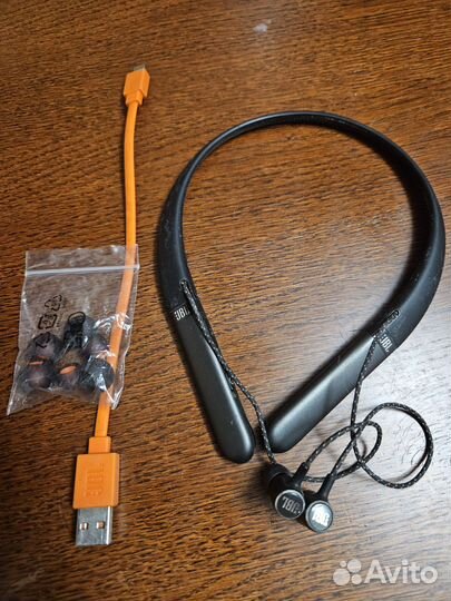 Беспроводные спортивные наушники jbl