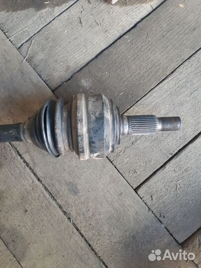 Привод задний правый туарег 3,2 бензин