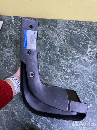 Брызговик Nissan