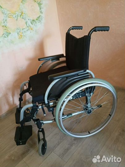 Инвалидная коляска