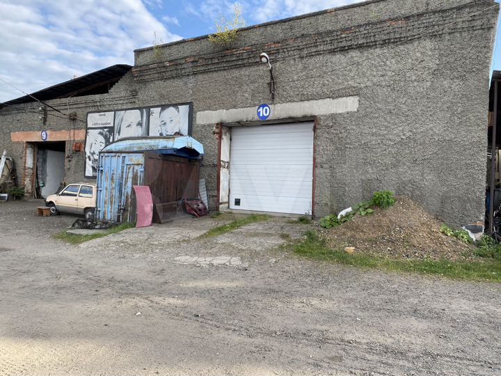 Гараж, > 30 м²