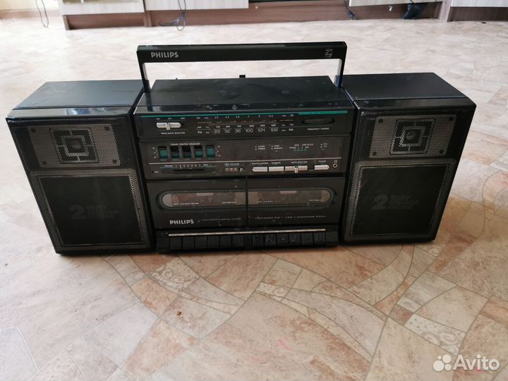 Кассетный магнитофон philips