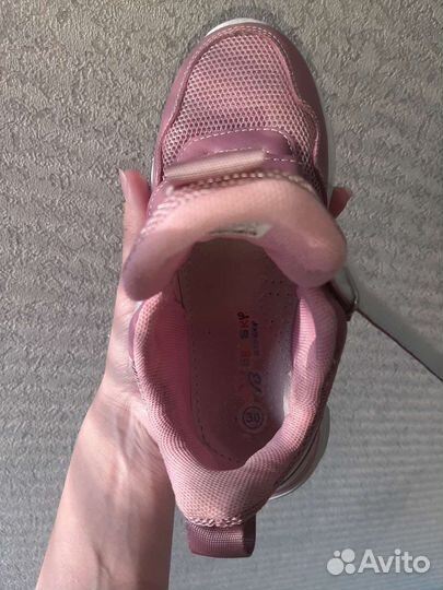 Кроссовки для девочки