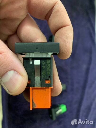 Кнопка обогрева заднего стекла VW Polo 5 (2010-202