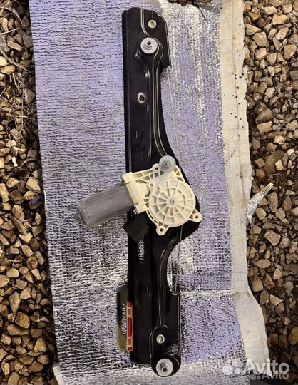 Стеклоподъемник задний правый BMW X6 F16