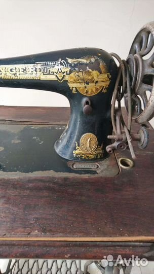 Швейная машина Singer