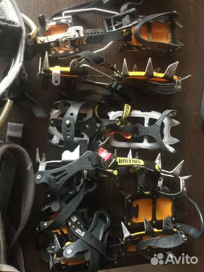 Кошки, ледоруб, каска, обвязка