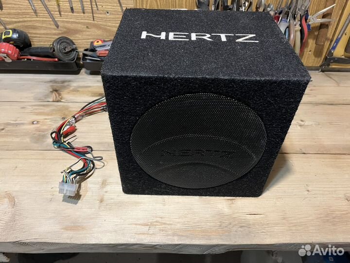 Сабвуфер Hertz DBA 200.3