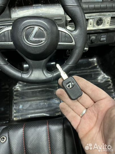 Продам детский электромобиль 4wd