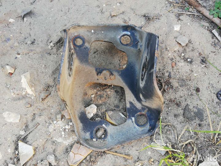 Кронштейн задней балки Шевроле Авео Т200 Т250