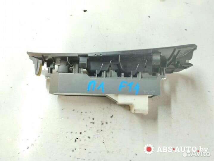 Блок управления стеклоподъемниками Toyota RAV4