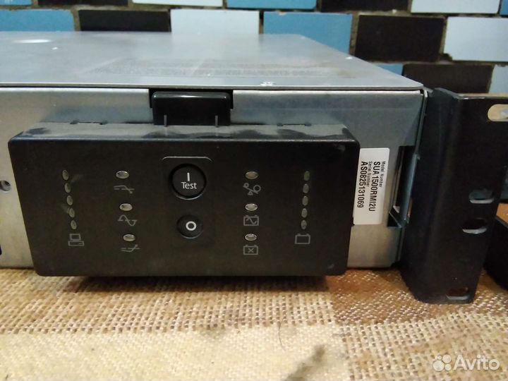 Ибп APC Smart-UPS 1500