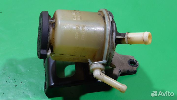 Б/У Б/У Бачок гидроусилителя G7 toyota Hilux