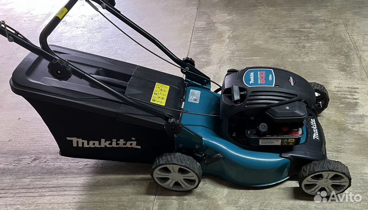 Газонокосилка бензиновая Makita PLM 4110