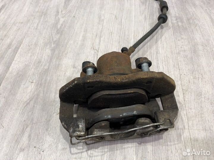 Суппорт тормозной передний правый Ford Focus 2