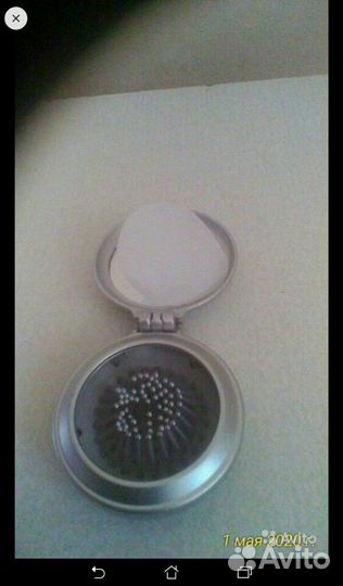 Щётки для волос, зеркало, гребни