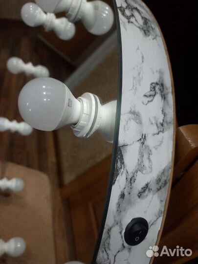 Зеркало гримерное с лампочками