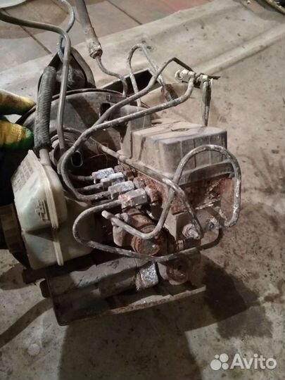 Vw Passat B3 B4 вакумник с блоком abs