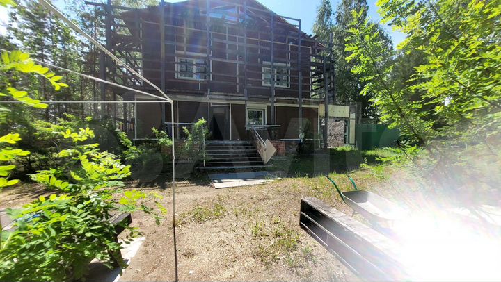 Дом 300 м² на участке 20 сот.