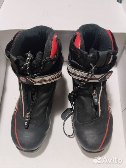 Ботинки лыжные