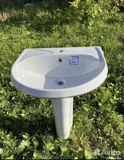 Раковина с пьедисталом