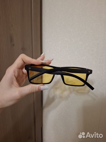 Солнцезащитные очки с жёлтыми линзами