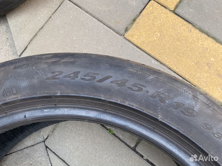 Pirelli P Zero 245/40 R19