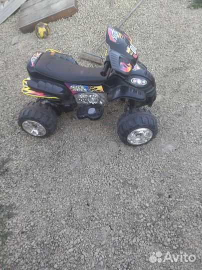 Детский квадроцикл на аккумуляторе