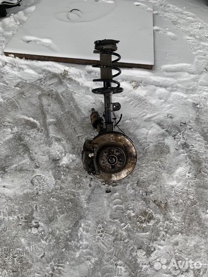 Поворотный кулак правый murano z 52