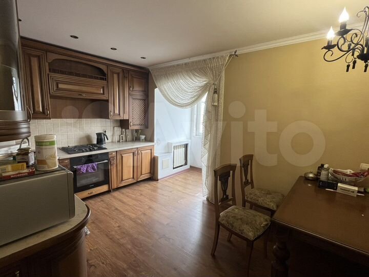 3-к. квартира, 120 м², 5/5 эт.