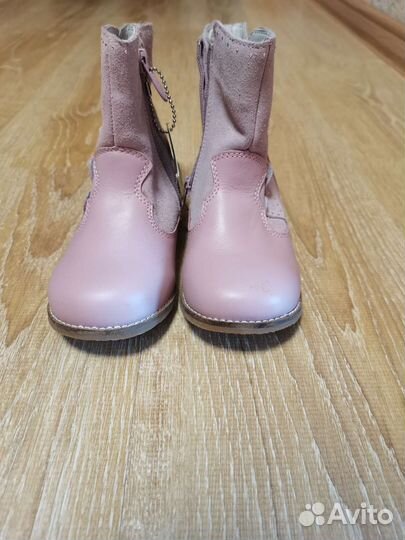 Ботинки на девочку новые