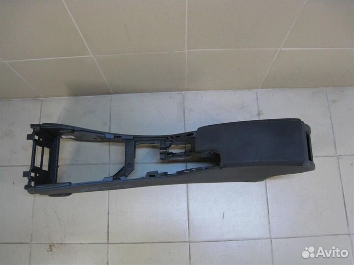 Консоль центральная с подлокотником Renault Megan