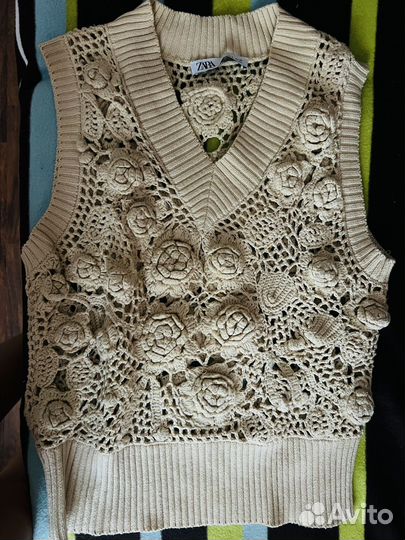 Жилет с кружевом из рельефной ткани zara
