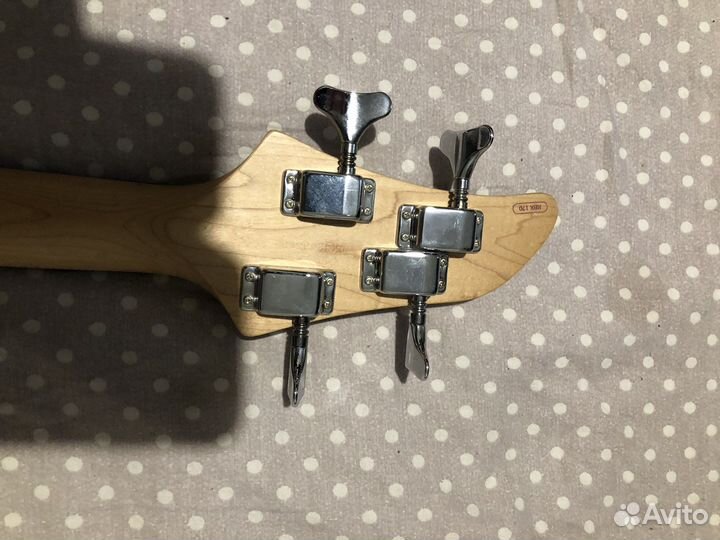 Бас гитара Yamaha