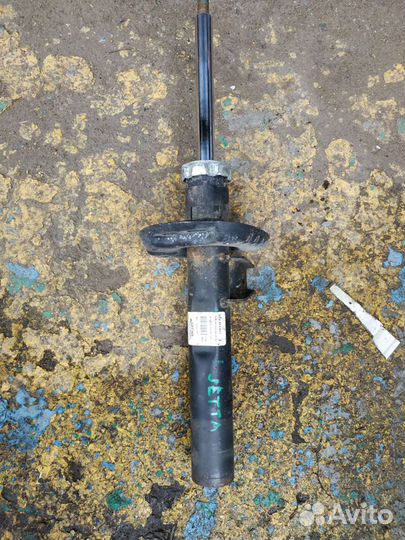 Стойка амортизатора VW Jetta