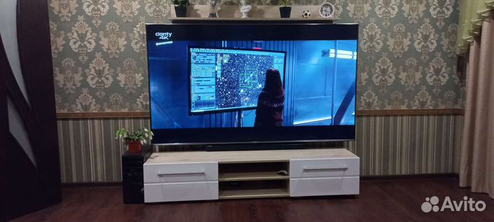 Телевизор 85