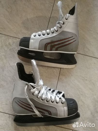 Коньки хоккейные Pilot
