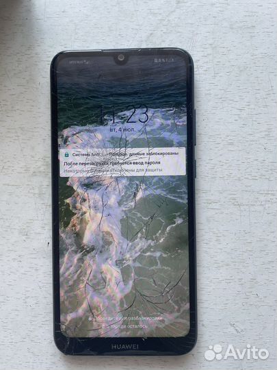 Телефон Huawei y6