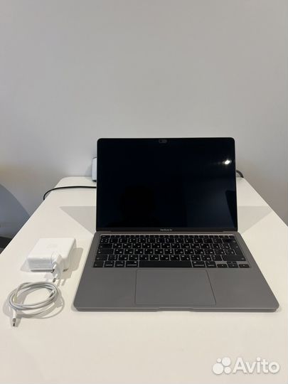 Apple MacBook Air 13,3