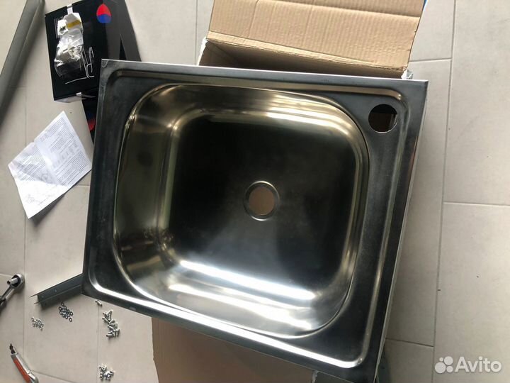 Мойка из нержавейки с бортом