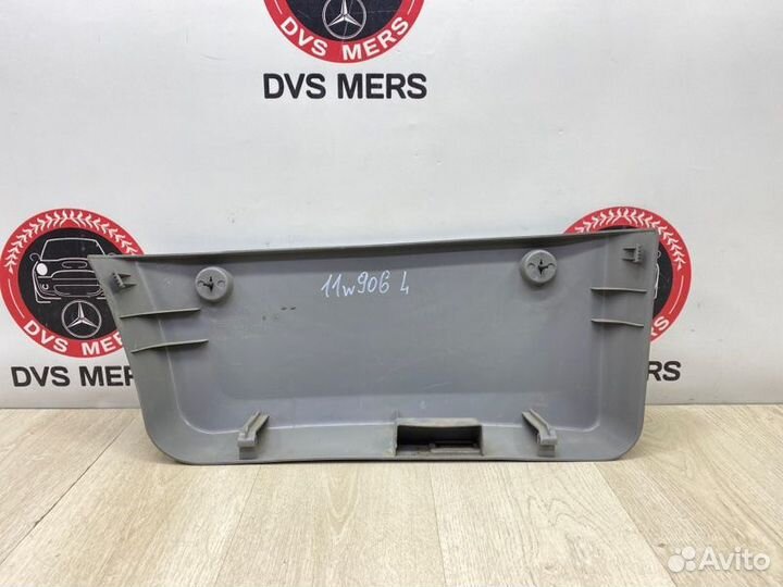 Накладка двери передняя левая Mercedes Sprinter W