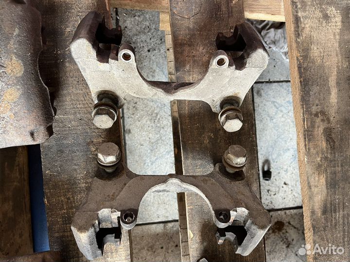 Комплект суппортов передних audi a4 b7 312мм