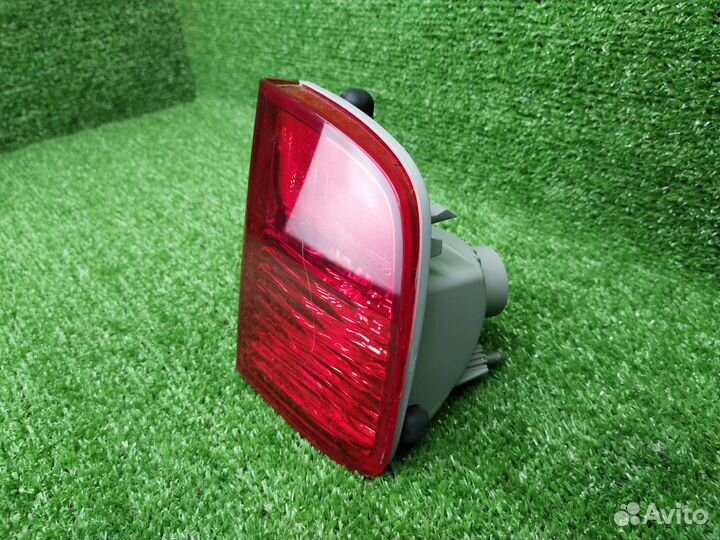 Фонарь задний левый Toyota Land Cruiser