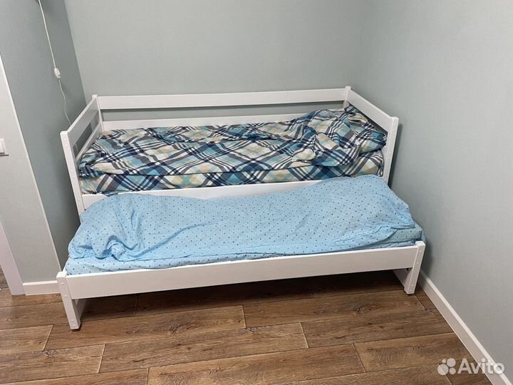 Выдвижная кроватка для двоих детей