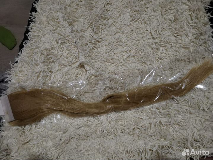 Хвост на заколках